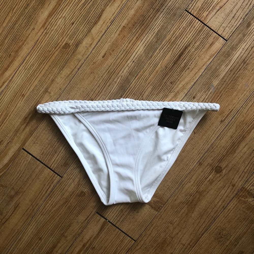 Victoria’s Secret bikini bottom WITH TAG